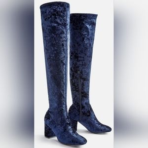 Adina Navy Velvet WC
